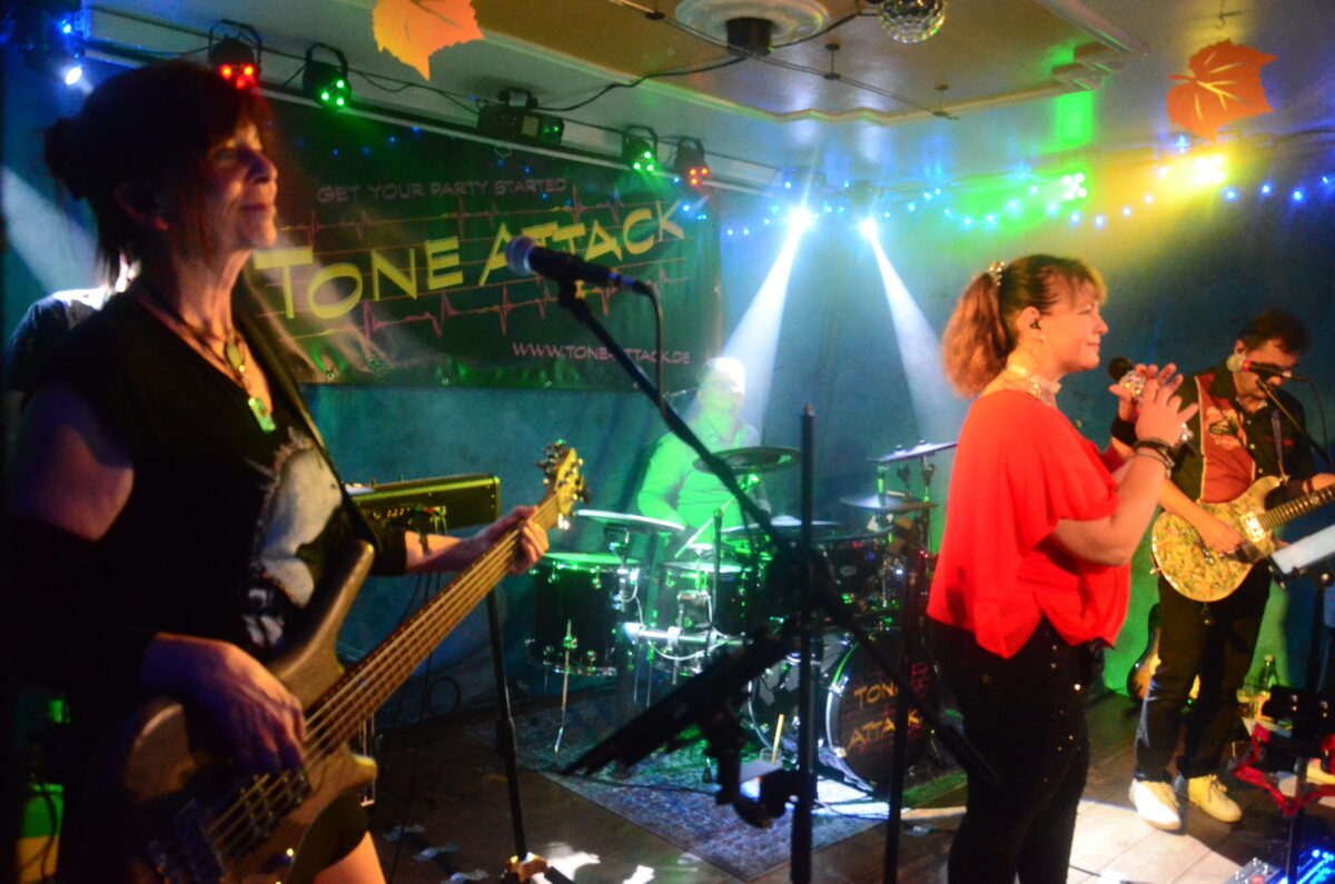 „Tone Attack“ bringt „Live Stage“ zum Beben