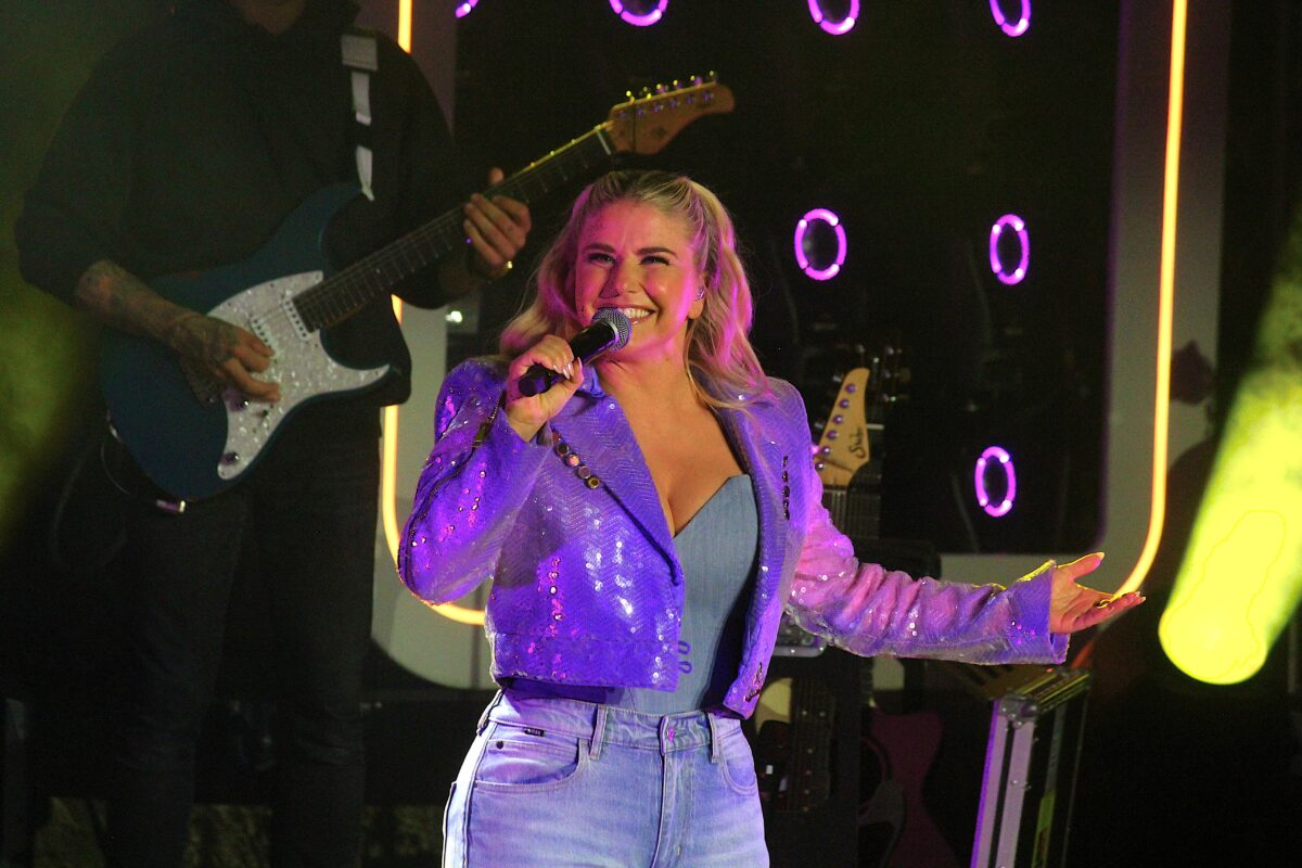 Beatrice Egli verzaubert 2.000 Fans auf der Luisenburg