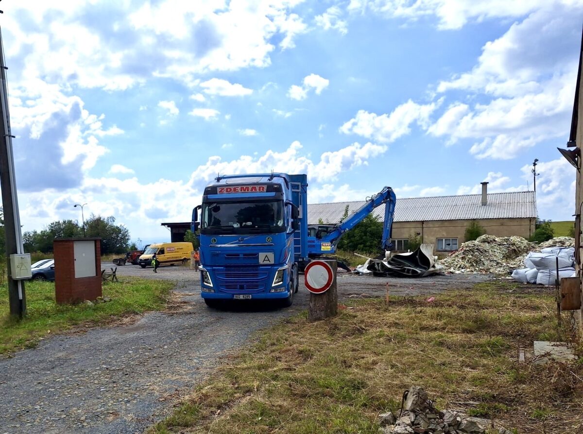 Operation Rückführung läuft: Erster Lkw mit Müll rollt zurück nach Deutschland