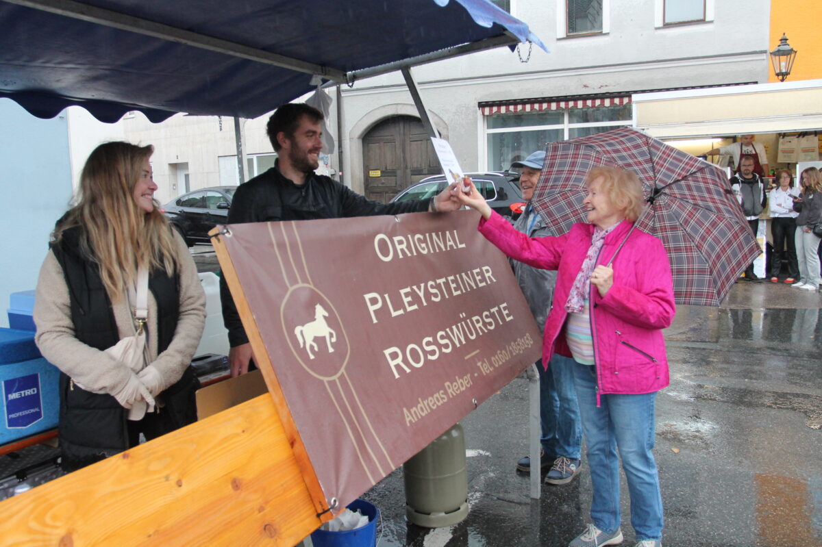 Pleystein trotzt Aprilwetter beim Kreuzbergfest