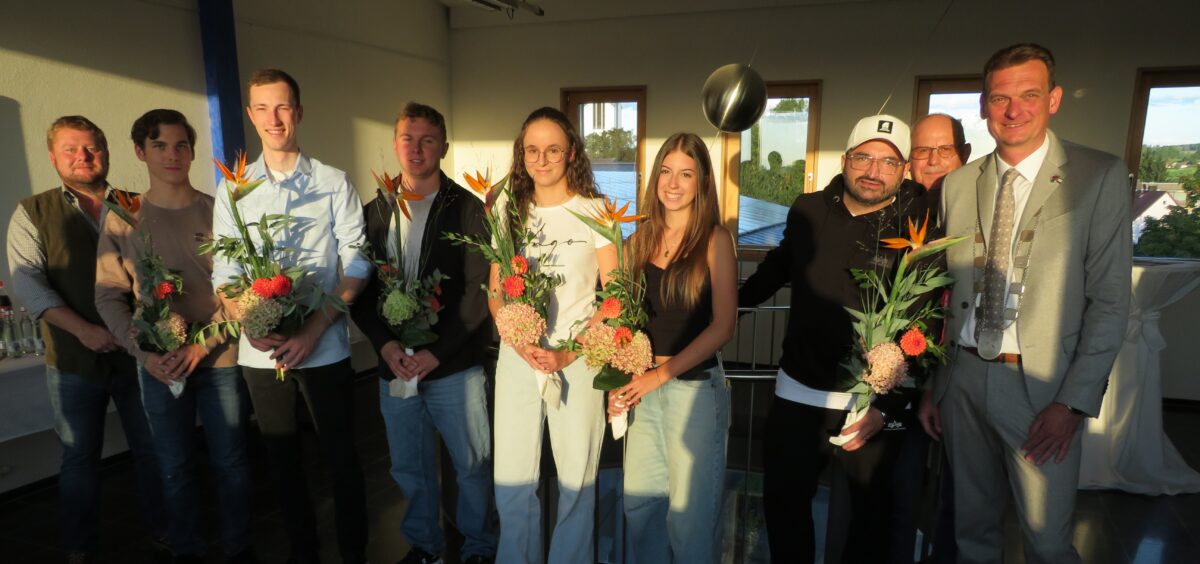Bürgermeister ehrt Schulbeste