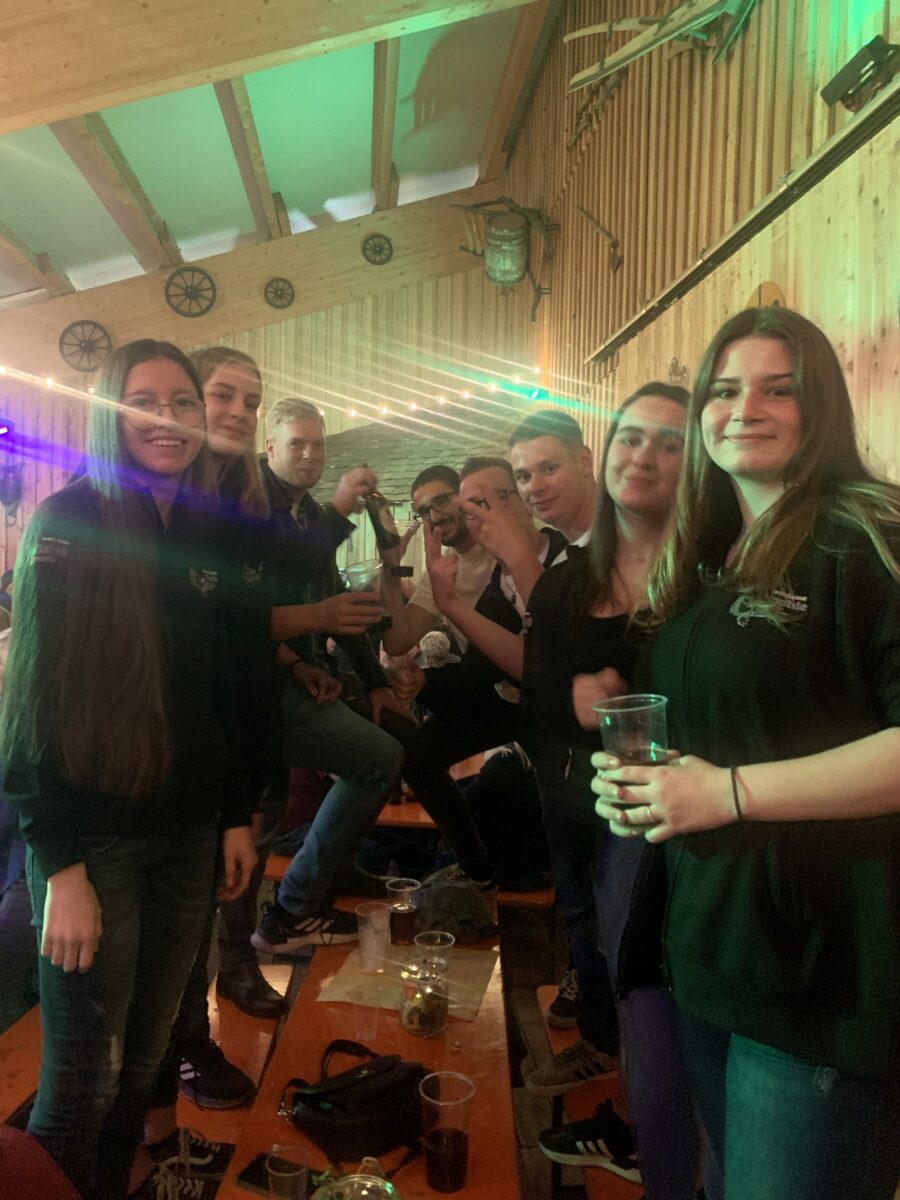 Zwickl-Party in der Wurzer O’Schnitthalle unter dem Motto „SOS“