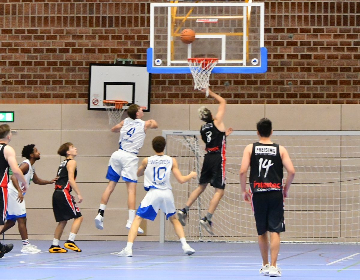 Basketball: Weiden unterliegt Freising – Kampfgeist reicht nicht aus