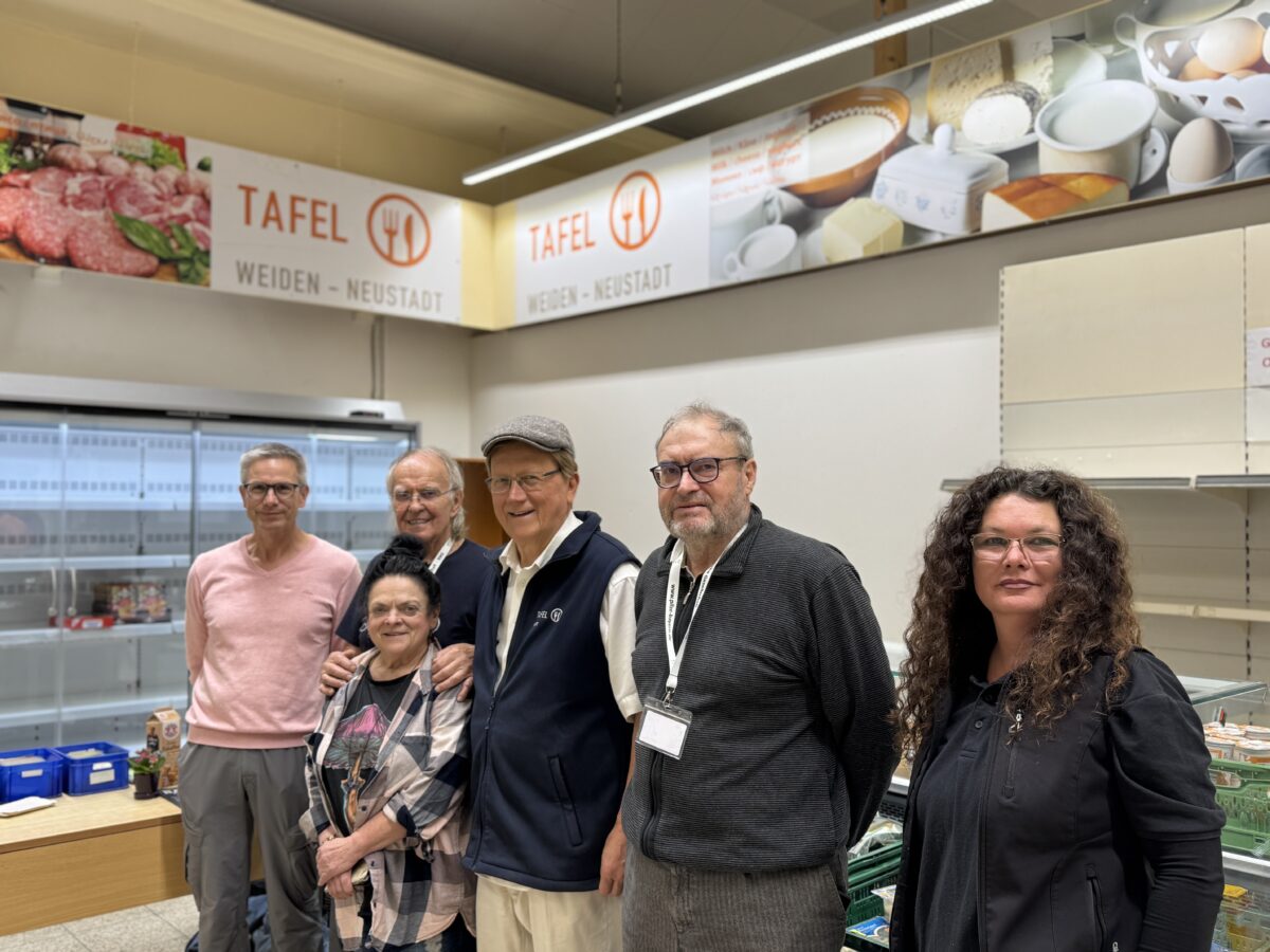„Tag der offenen Tür“ bei der Tafel – Schwammerlausstellung zieht Publikum an