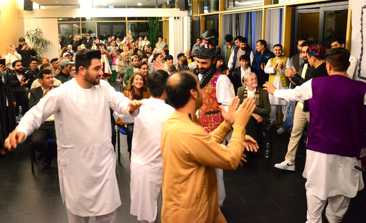 Afghanische Gemeinde feiert im „Café Mitte“