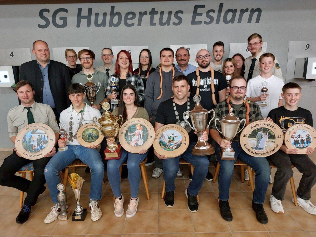 Delegation aus Tschechien bereichert Königsfeier der Hubertusschützen in Eslarn