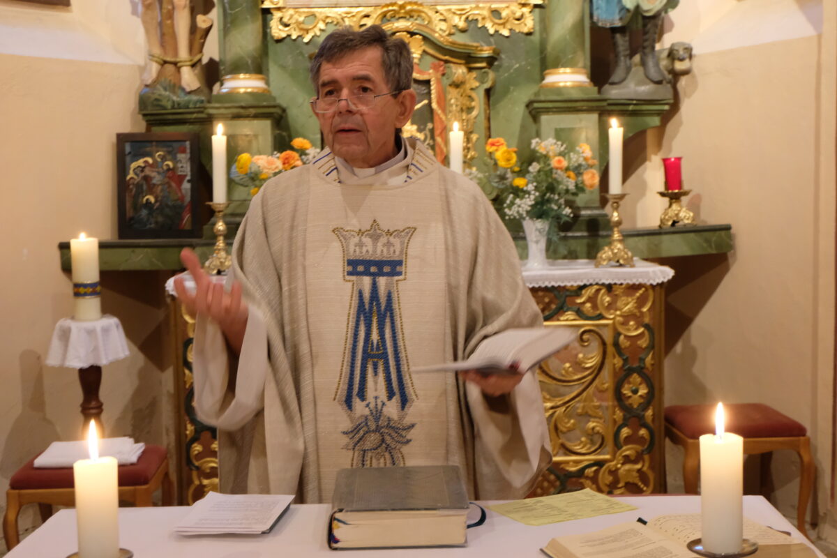 Immer am Donnerstagabend: Andacht und Messe in St. Nikolauskirche Floß