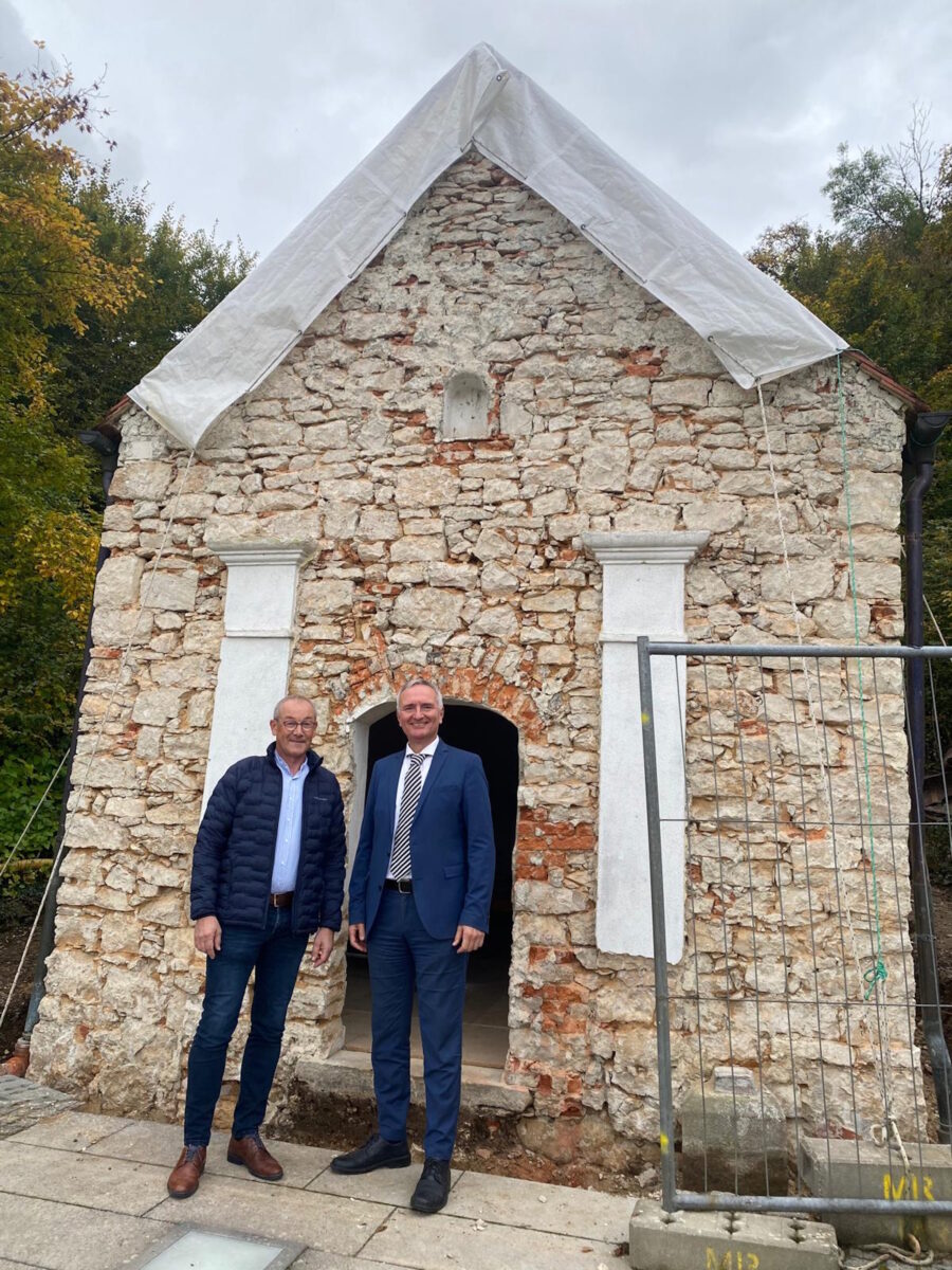 Ehrenamt senkt Sanierungskosten der Schlossbergkapelle in Rieden