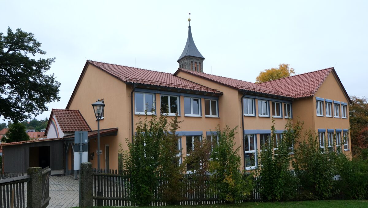 Evangelischer Kindergarten „Unterm Regenbogen“ in Floß wieder bezogen