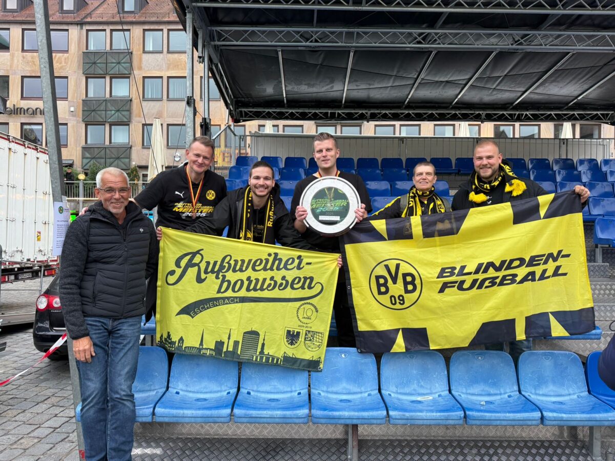 Fans aus Eschenbach feiern BVB-Blindenfußball-Meistertitel