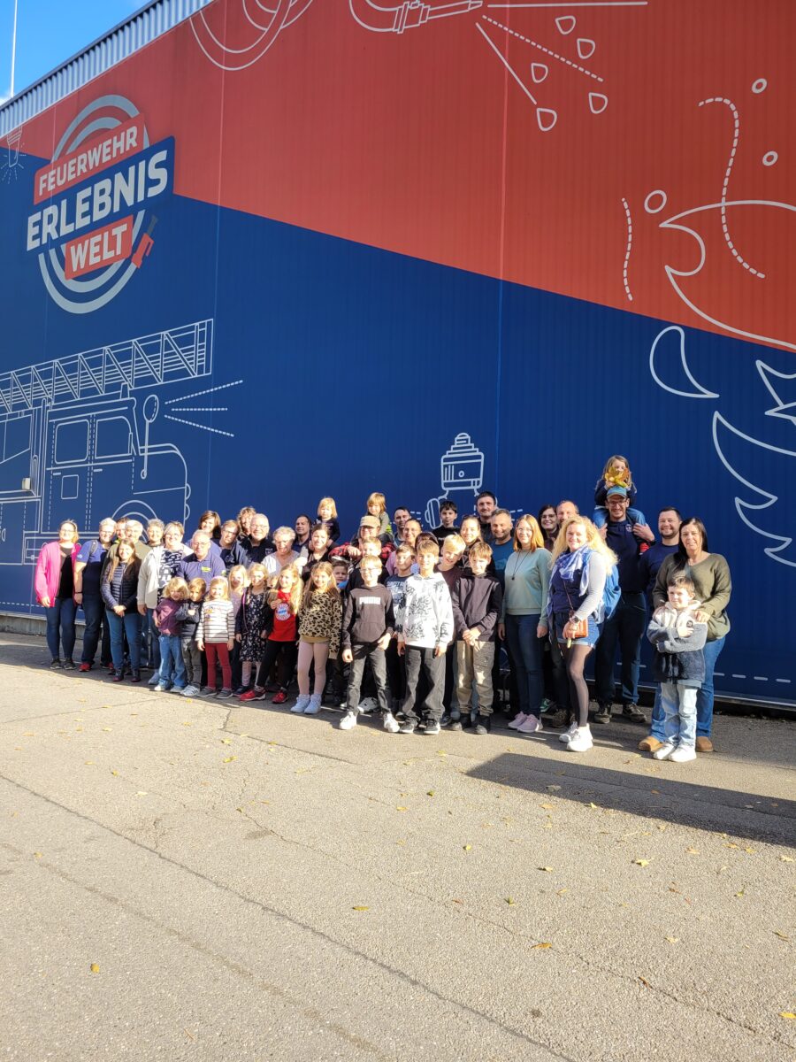 Feuerwehrausflug nach Augsburg begeistert Kinder aus Schwarzenbach