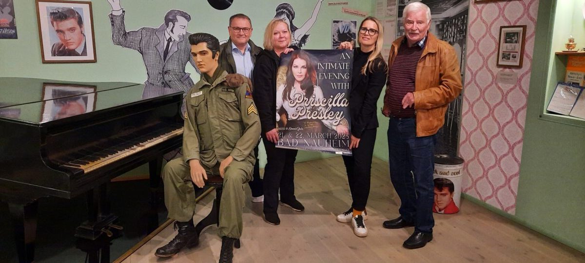 Handsigniertes Priscilla-Presley-Plakat bereichert Elvis-Schau in Grafenwöhr