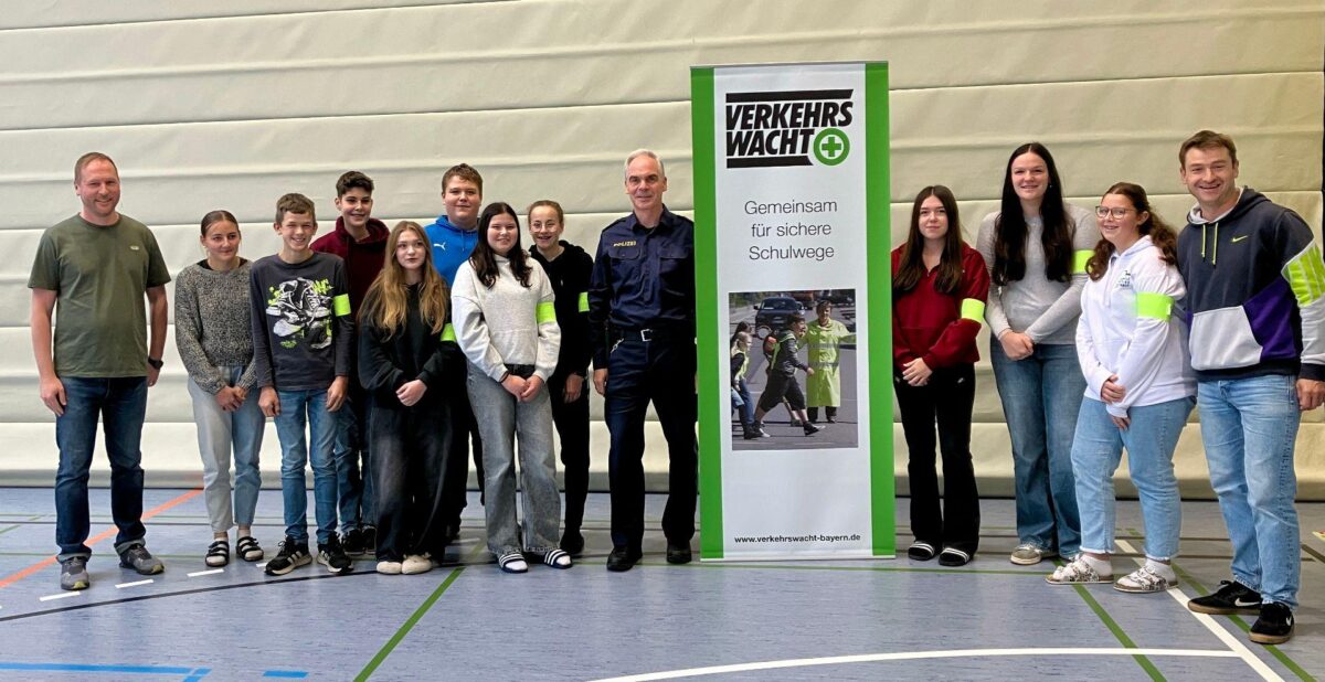 Neue Buslotsen starten an der Mittelschule in Neunburg