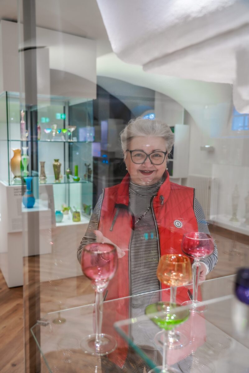Milchglas nur für Milch? Führung durch die Dauerausstellung „Lebensart und Tafelfreude“