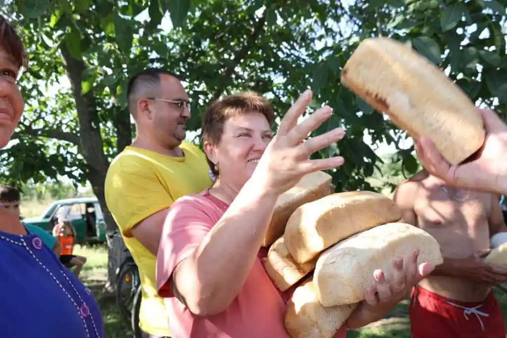 „Space -Eye“ schickt zweite „Rollende Backstube“ in die Ukraine