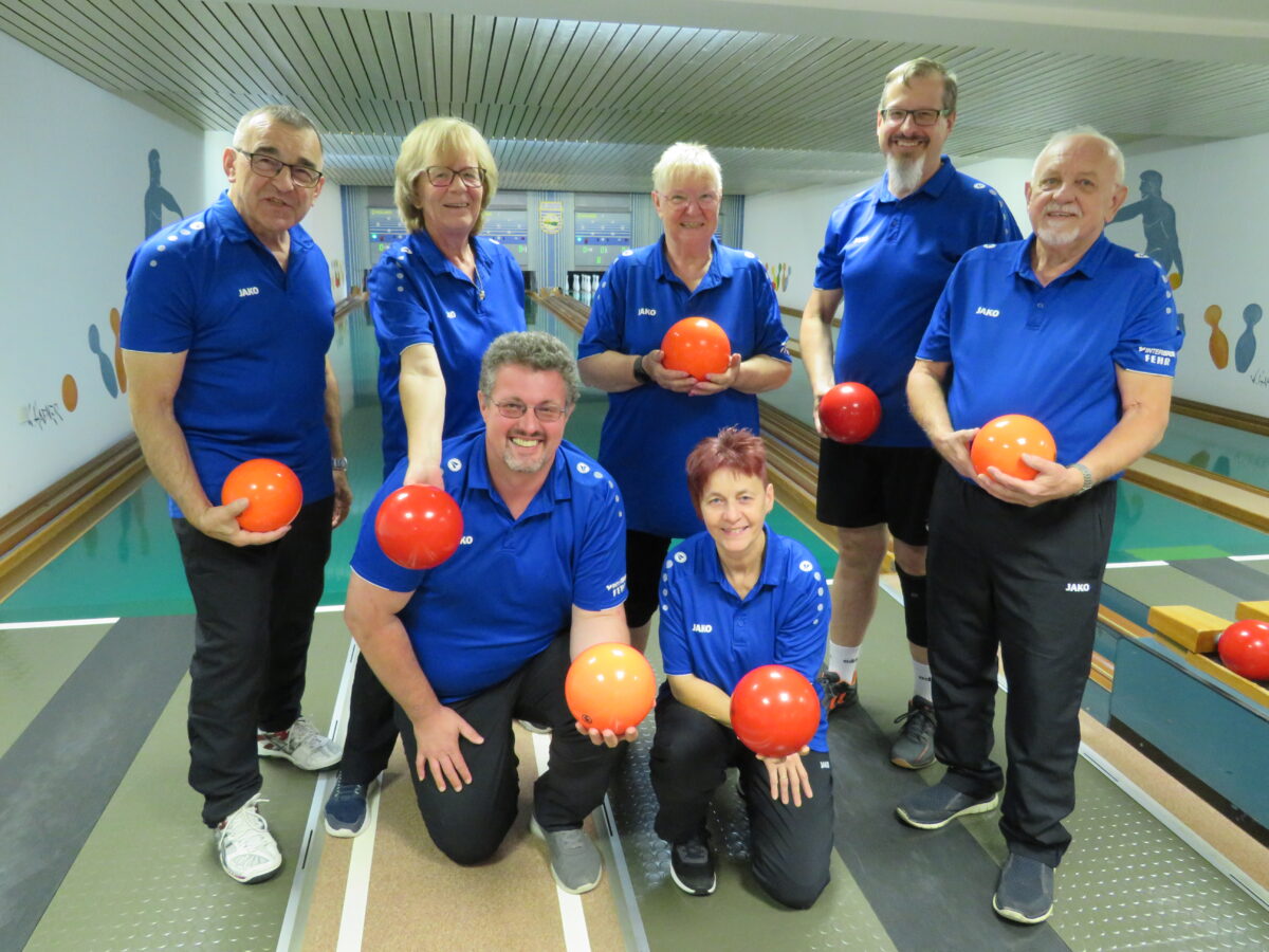 Kegler in Altenstadt/WN: Neue Kugeln für Weiß-Blau