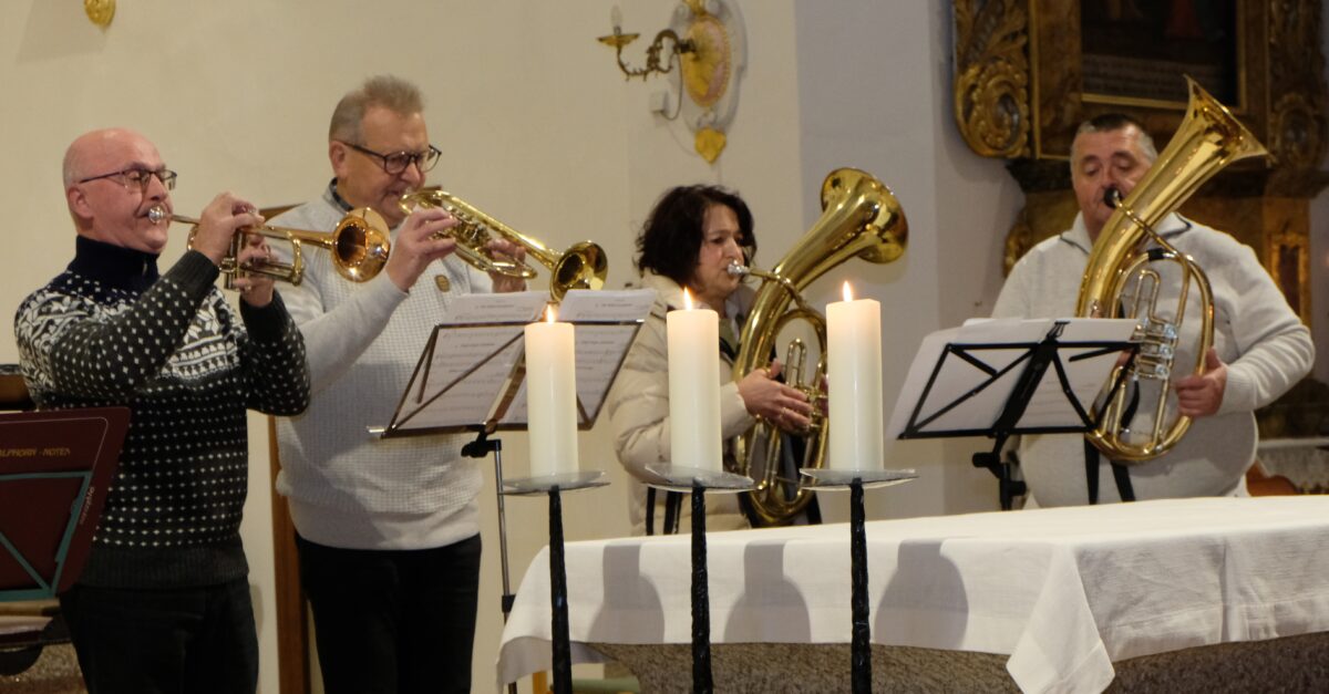 Adventsklänge beim 10. Adventssingen in Floß