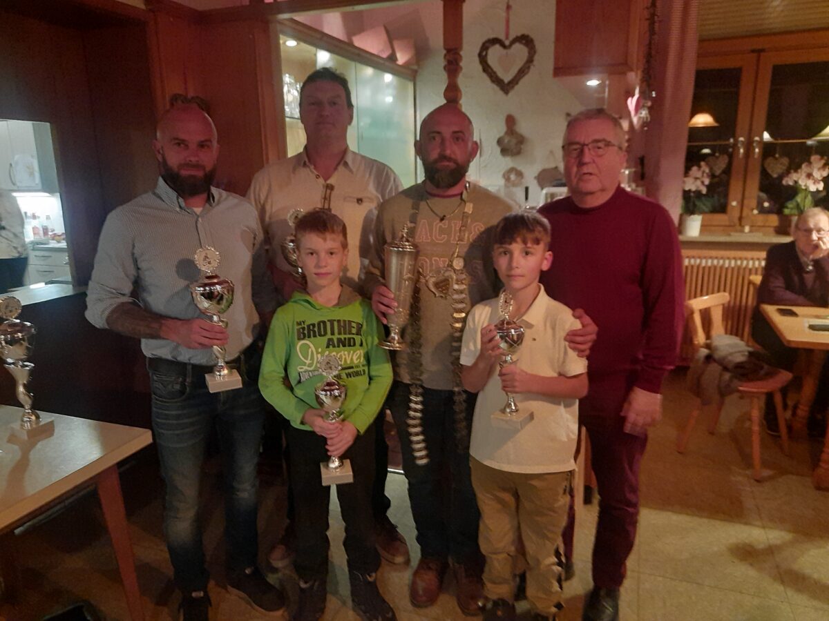 Fischereiverein Wiesau kürt Fischerkönige und ehrt Jubilare