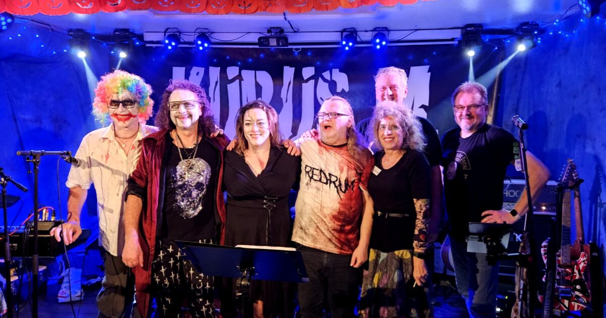 „Kubus M“ rocken den „Kulturbahnhof des Grauens“
