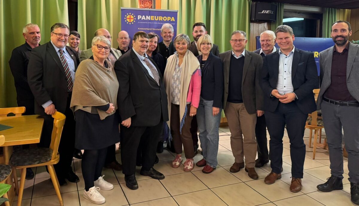 Paneuropa-Union wählt neue Vorstandschaft in Neustadt/WN