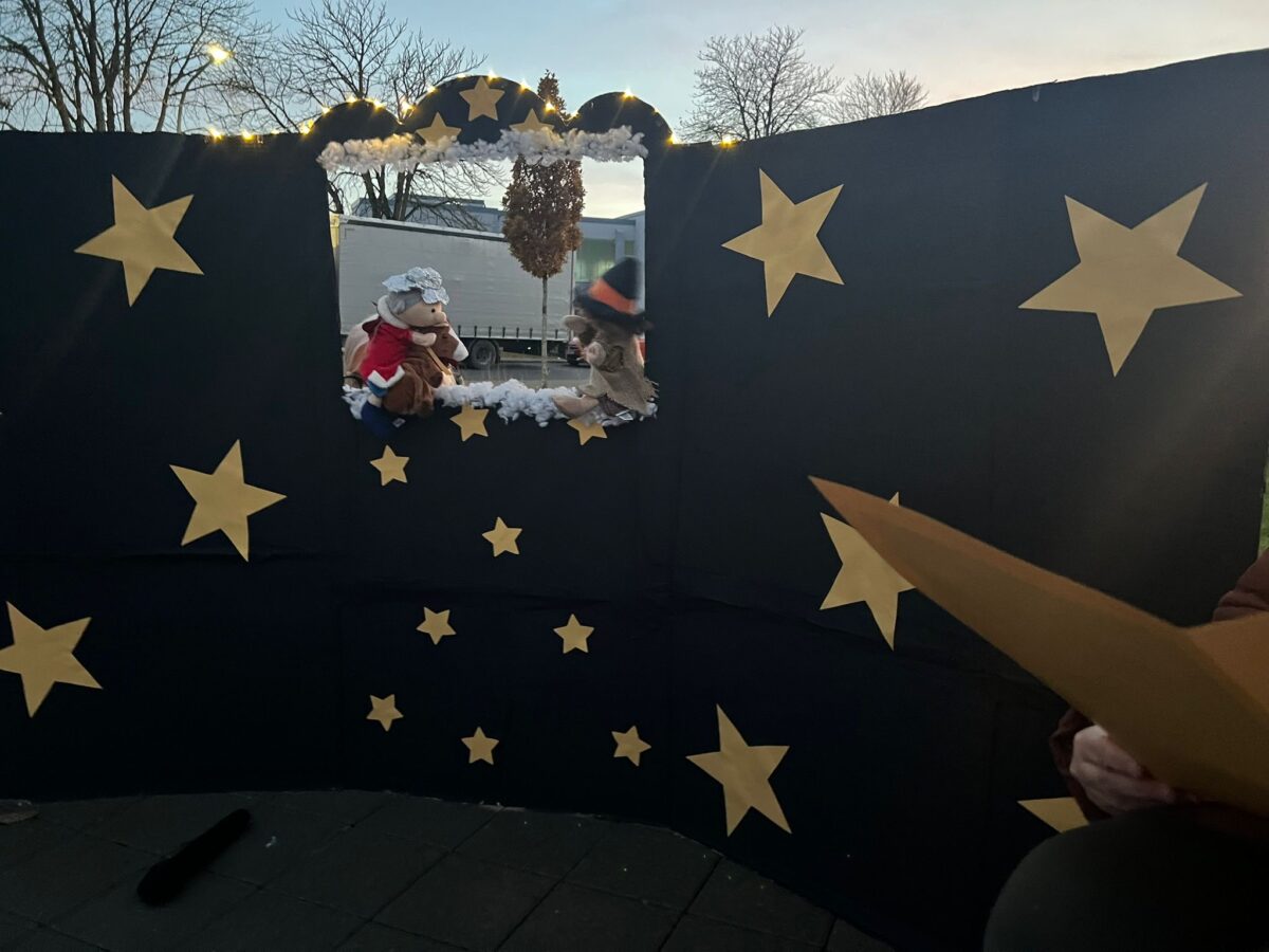 Sankt-Martinsfest der Johanniter-Kinderkrippe in Amberg begeistert Familien