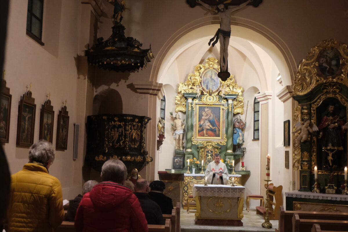 Wallfahrtskirche St. Nikolaus feiert 302 Jahre in Floß