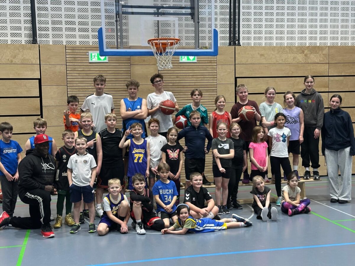 Basketballabteilung der DJK Neustadt/WN organisiert Camp für Kinder und Jugendliche