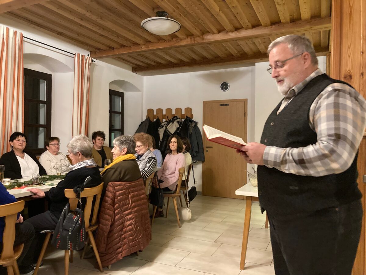 Besinnliche Jahresabschlussfeier der Frauengruppe in Döllnitz