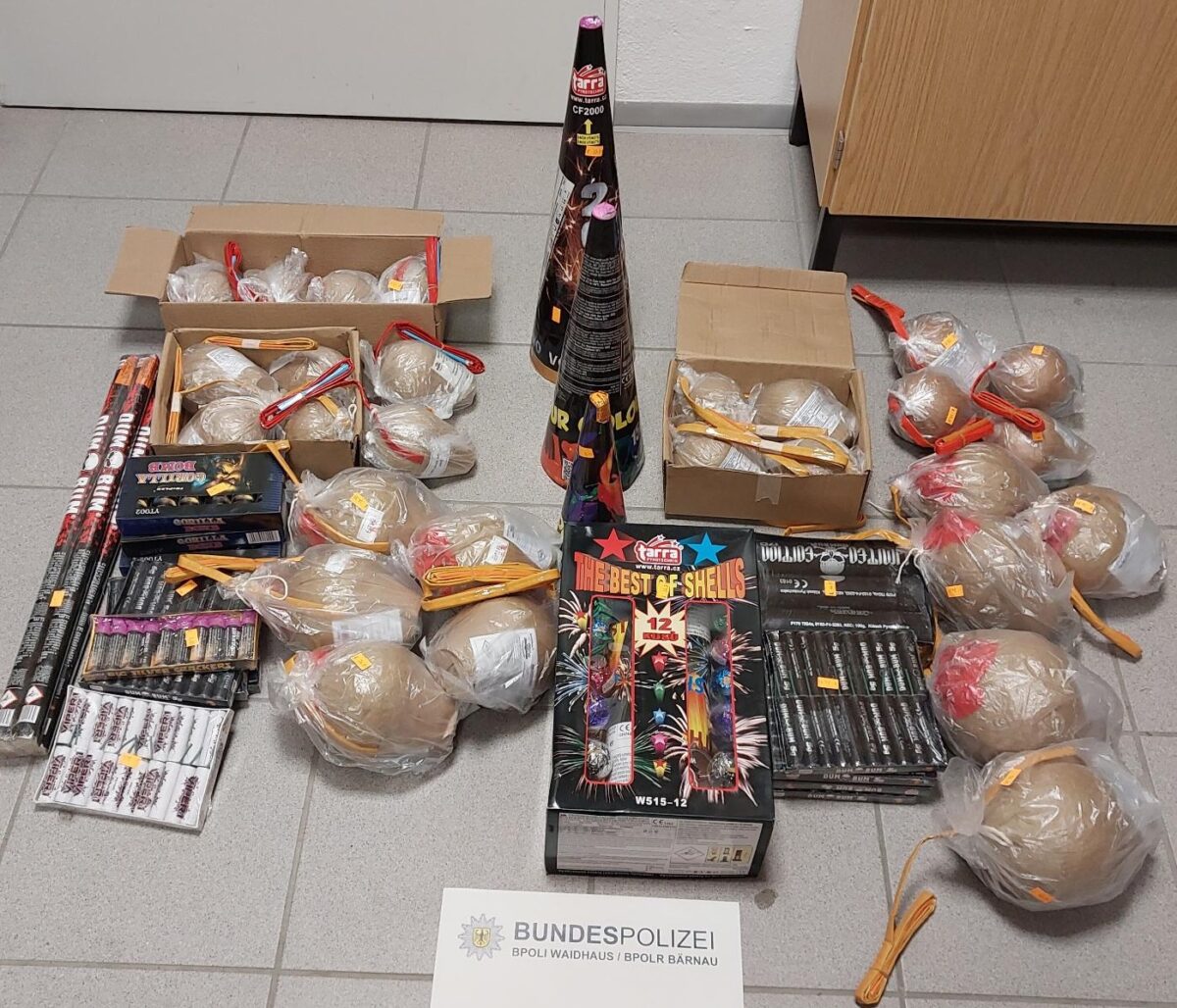 Sichergestellte Pyrotechnik: Bilanz der Bundespolizei Waidhaus für 2025