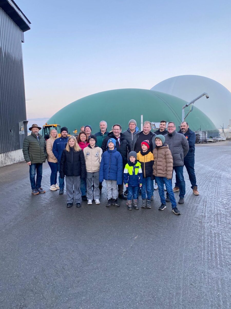 Wirtschaftsstaatssekretär Tobias Gotthardt besucht Biogasanlage in Roßtränk