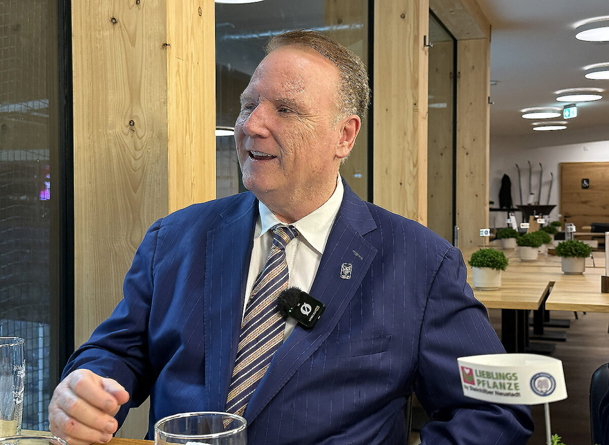 Blue-Devils-Serie (4): Merchandise mit Pizza, Bier und Bubble-Hockey