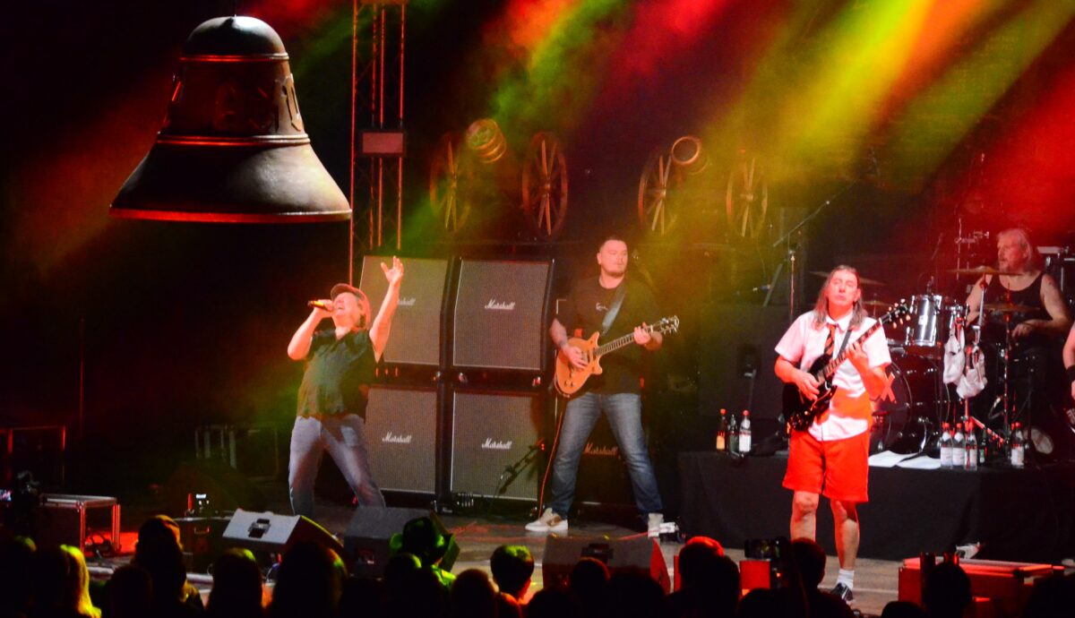 „Clones of Rock“ zurück in der Mehrzweckhalle