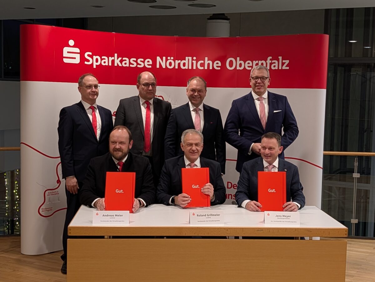 Fusion zur Sparkasse Nördliche Oberpfalz in Weiden besiegelt