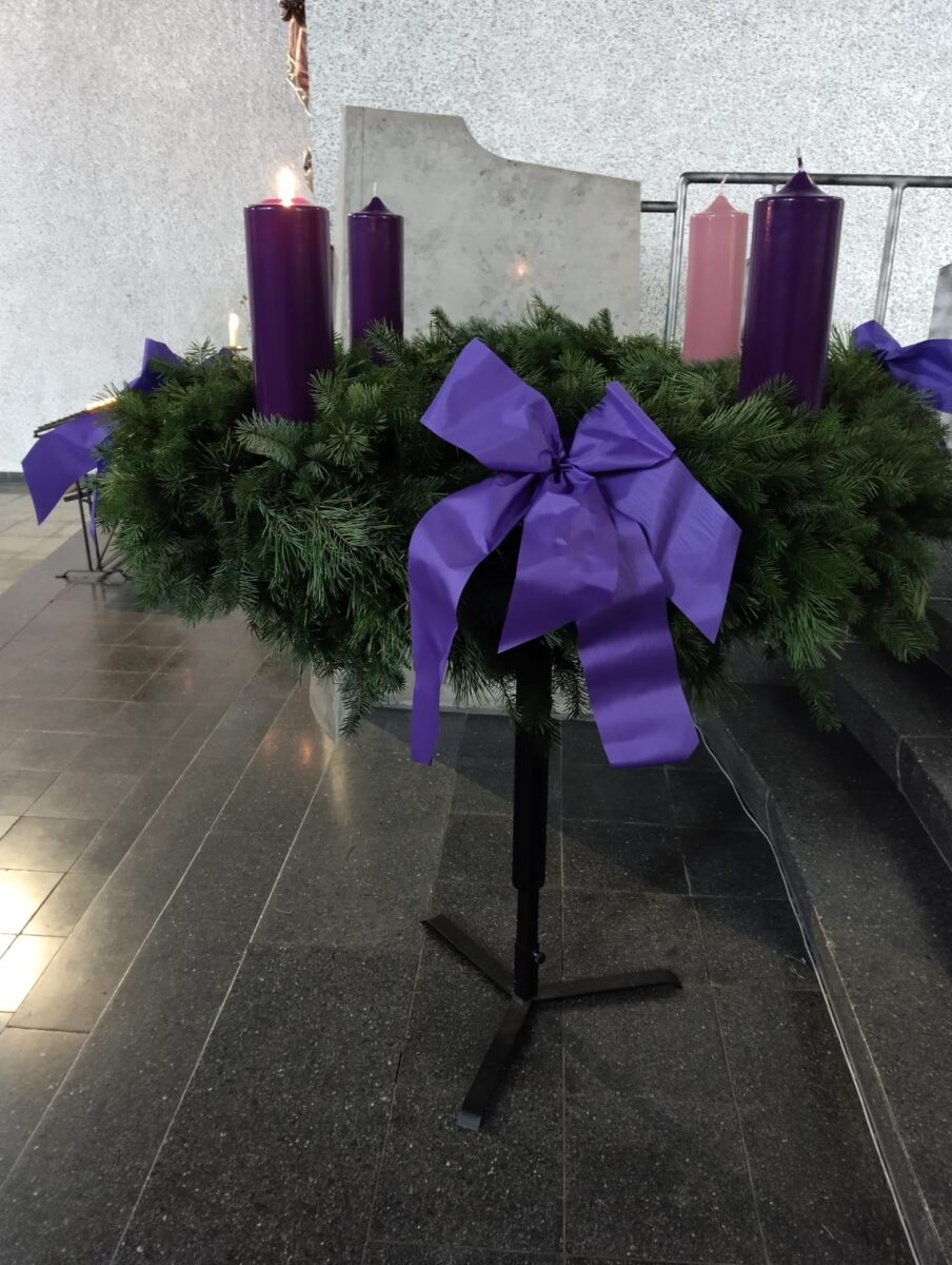 Familiengottesdienst begeistert Weiden zum ersten Advent
