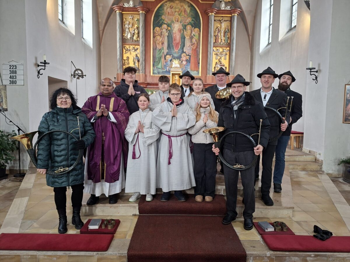 Kaibitzer Schloßbläser begeistern zum ersten Advent in Krummennaab