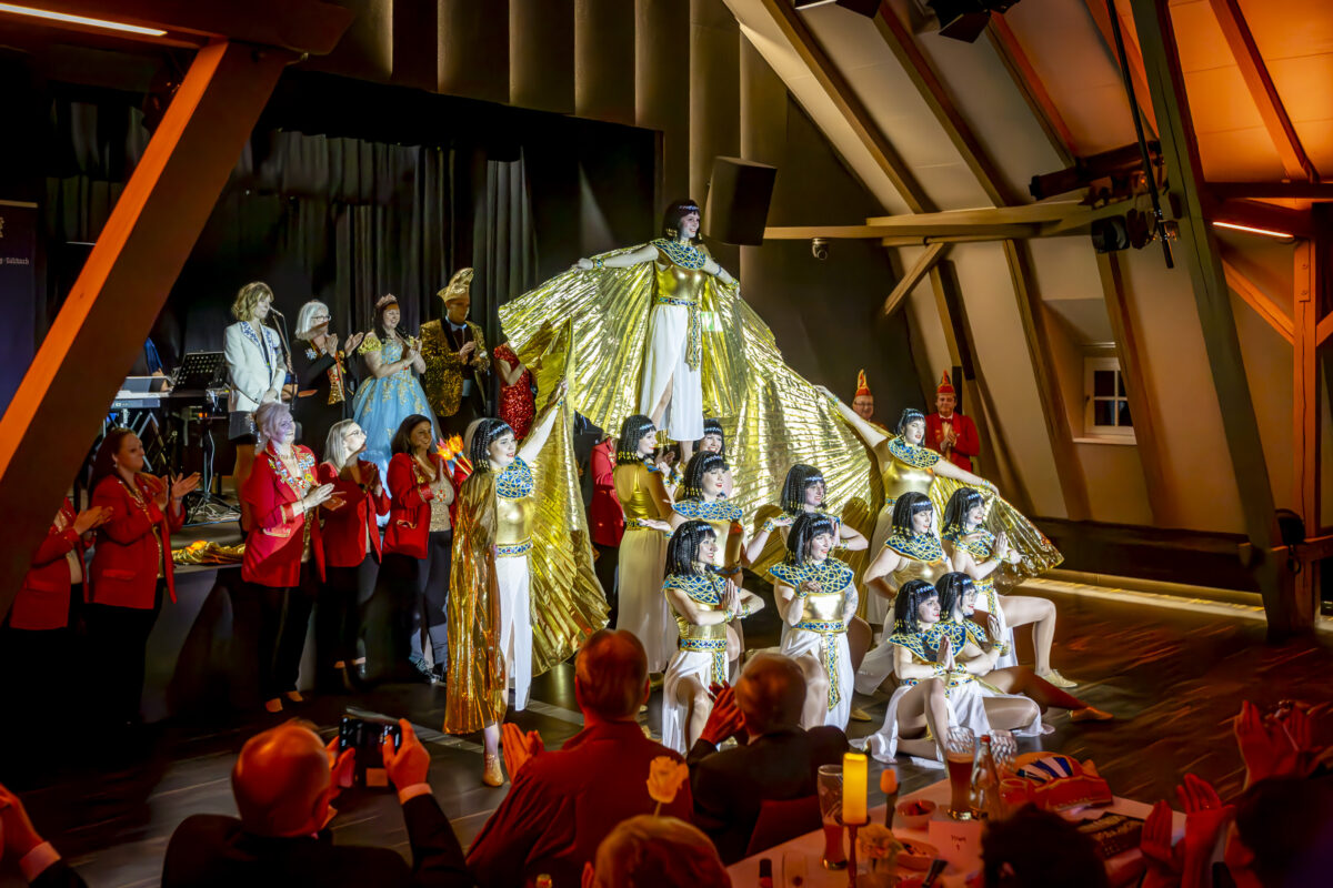 Kartenvorverkauf für Landkreisball im Kultur-Schloss Theuern läuft