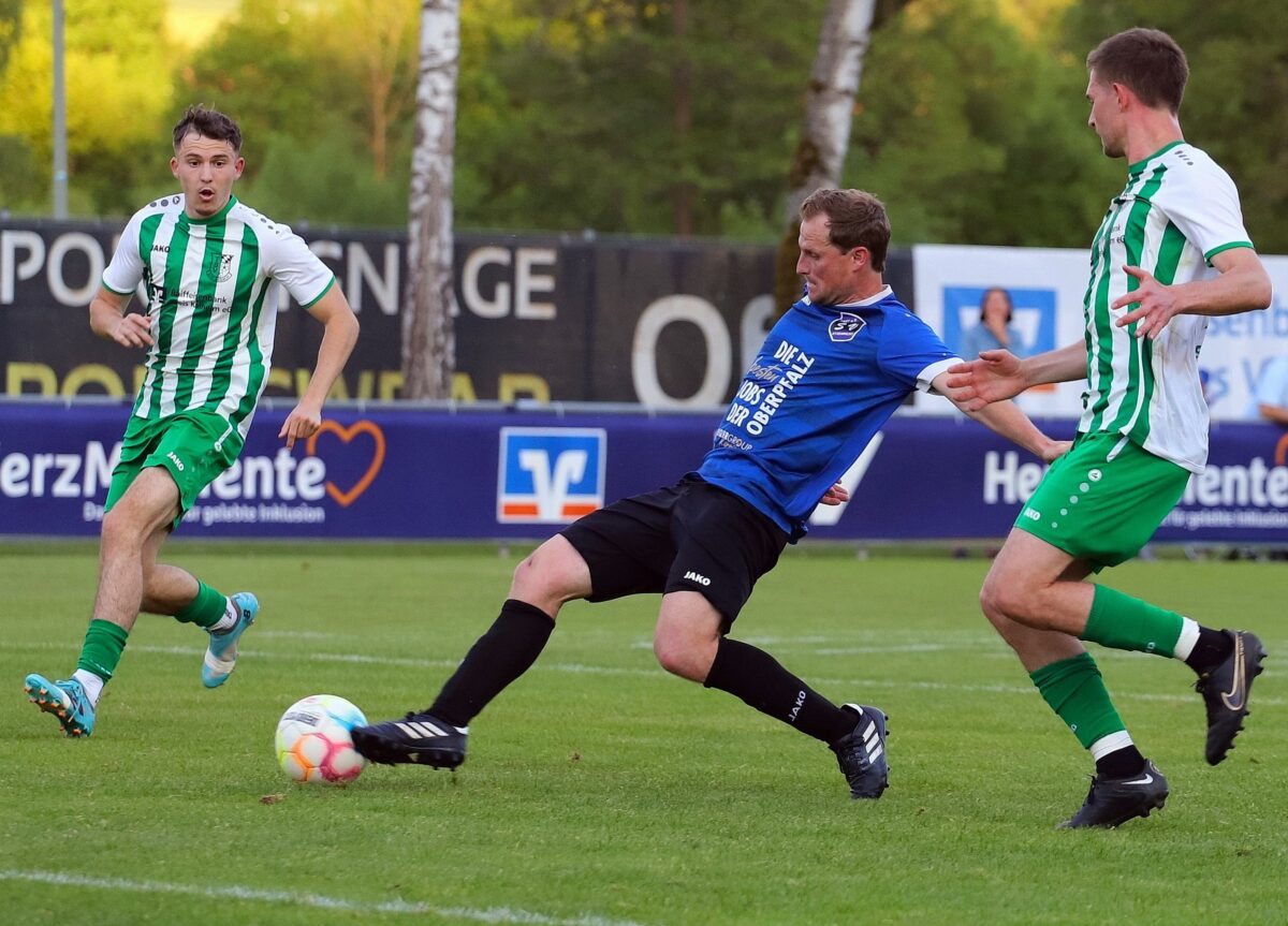 Kontinuität beim SV Etzenricht – Trainerduo und Kader verlängern