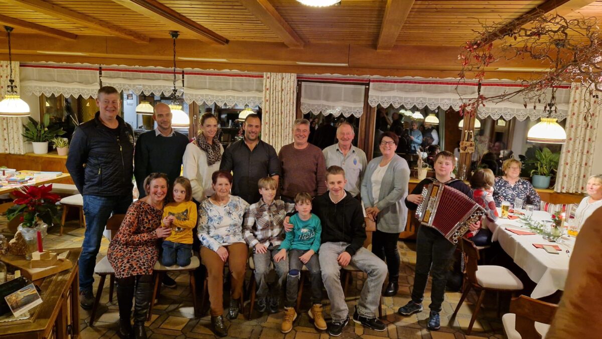 Eine Geburtstagsparty und ein Tänzchen zum 90. Geburtstag