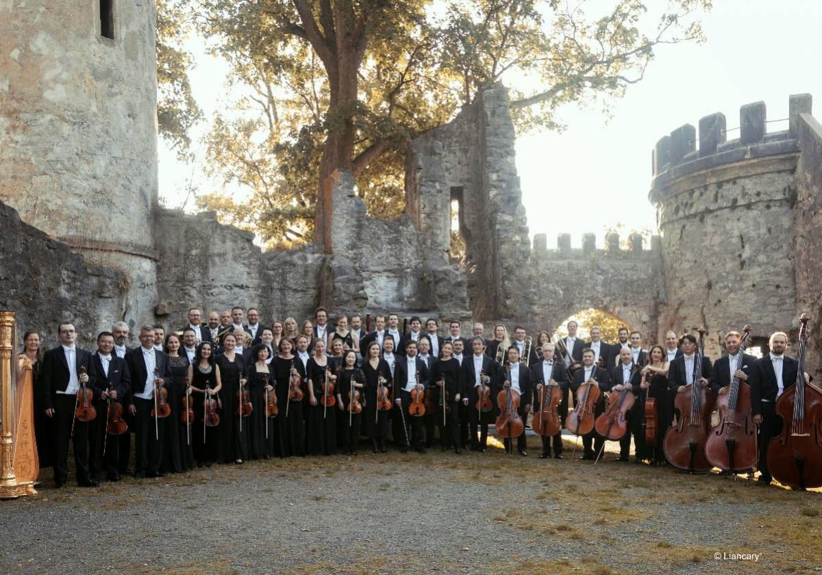 Neujahrskonzert der Hofer Symphoniker – Hola 2026 begeistert Tirschenreuth