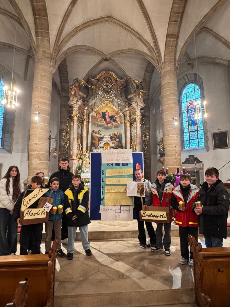 Realschüler zeigen wahre Größe beim Familiengottesdienst in Kemnath