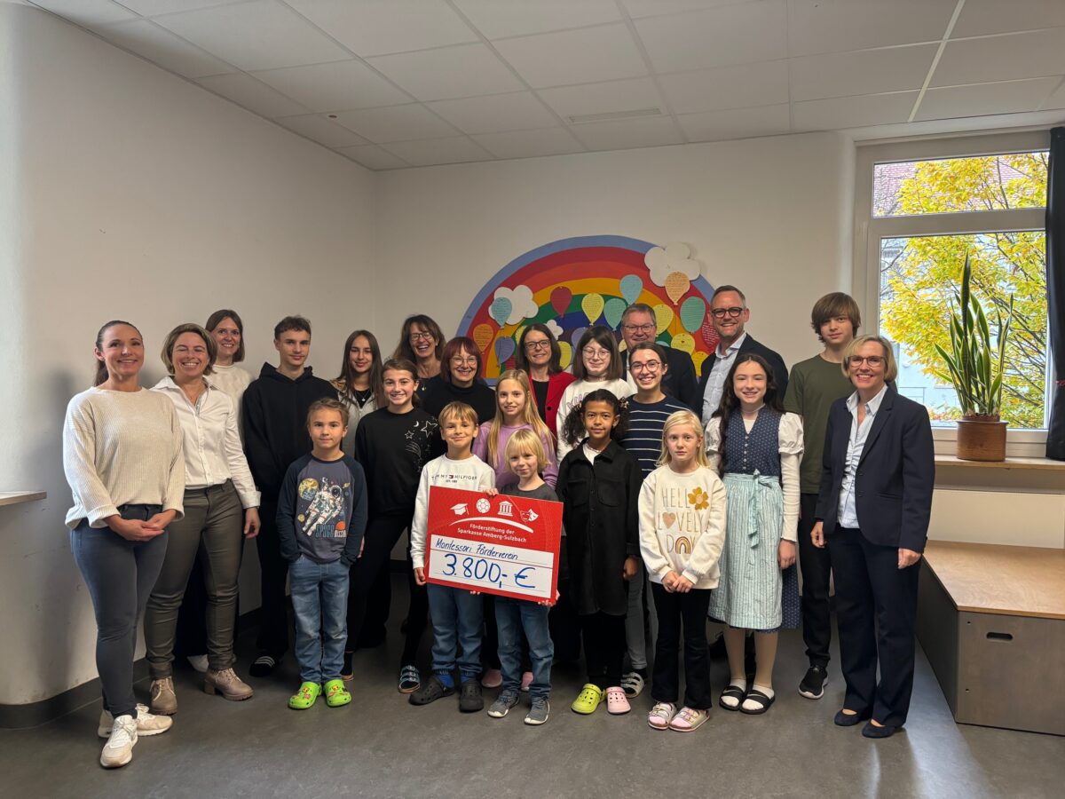 Sparkassen-Förderstiftung fördert Montessori-Schule in Amberg mit 3.800 Euro
