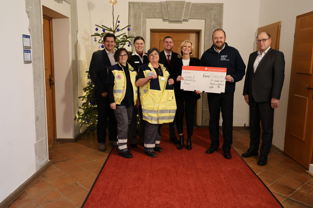 Sparkassen spenden 5.000 Euro für Krisenhilfe in Weiden und Neustadt