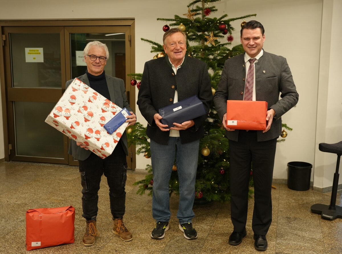 Stiftung beschenkt 50 bedürftige Kinder in Schwandorf
