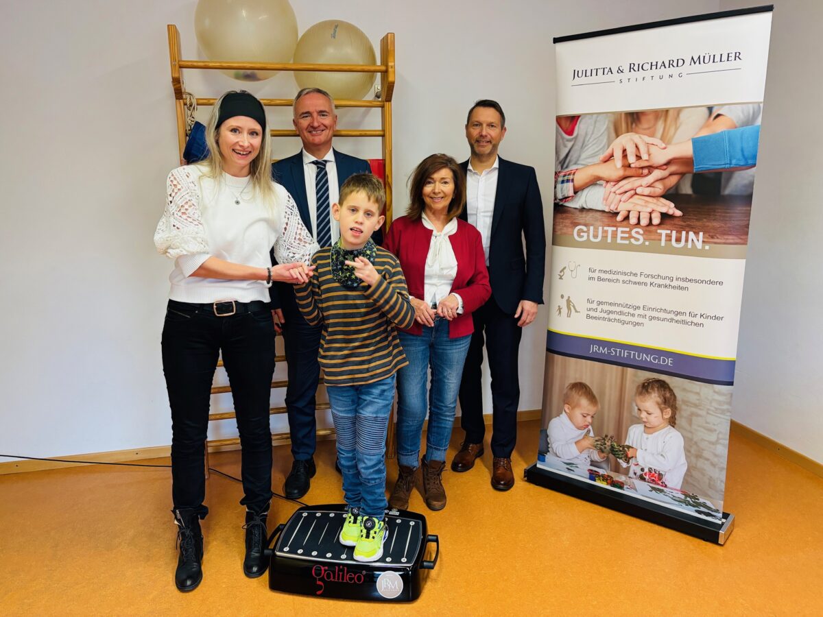 Stiftung spendet Vibrationsplatten für Lebenshilfe in Amberg