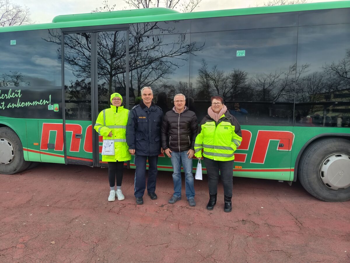 Vorbildlicher Einsatz am Busbahnhof in Neunburg vorm Wald gewürdigt