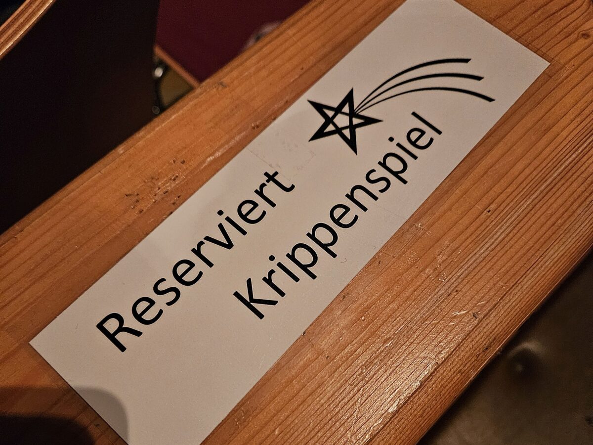 Stille Helfer bereiten die Christmette vor – ein Blick hinter die Kulissen