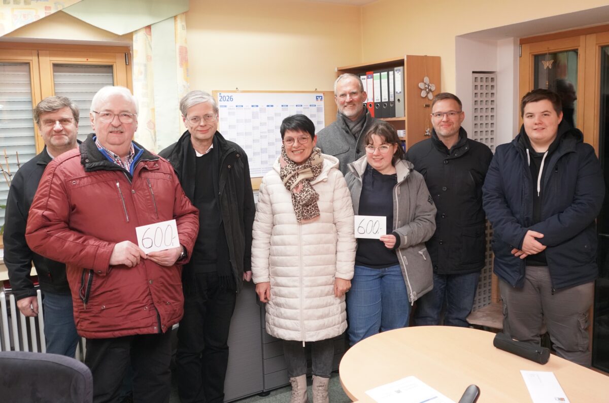 Nikoläuse sammeln 1200 Euro: für Kinderkrebshilfe und den siebenjährigen Franz