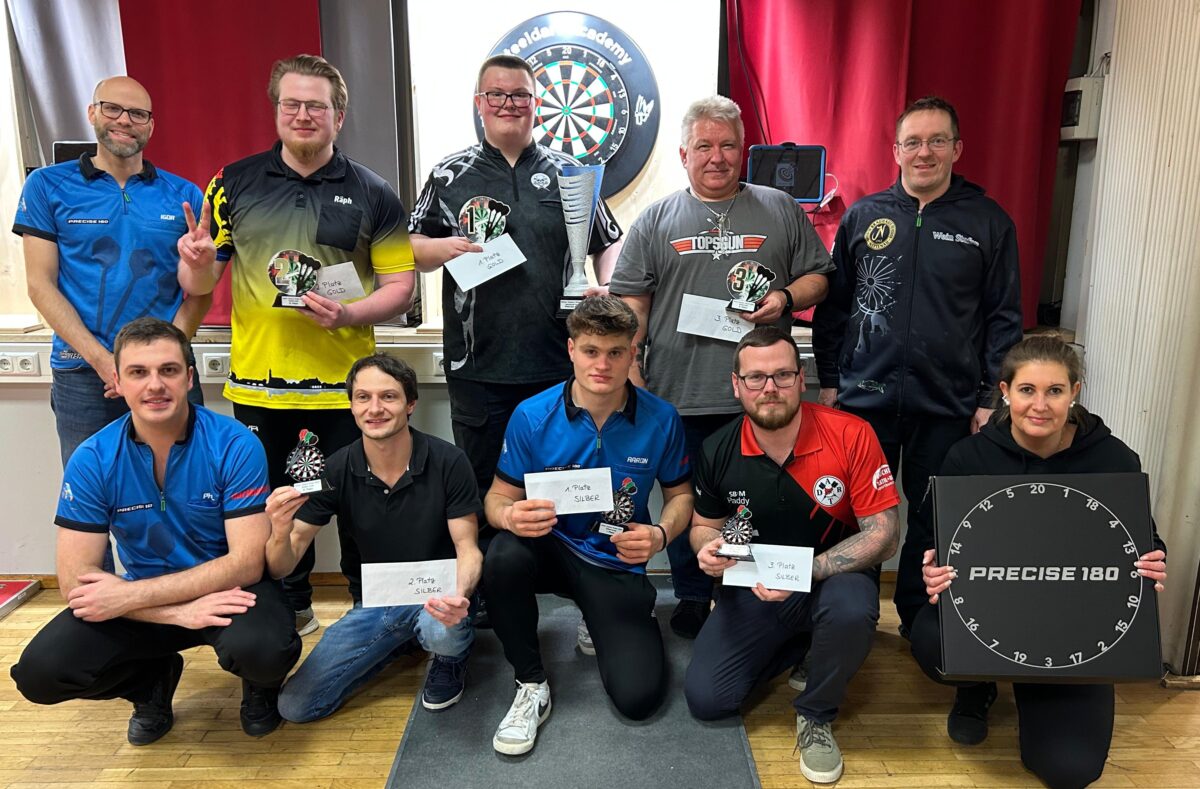 80 Darter aus Nah und Fern verwandeln die Mehrzweckhalle zum „Ally Pally“
