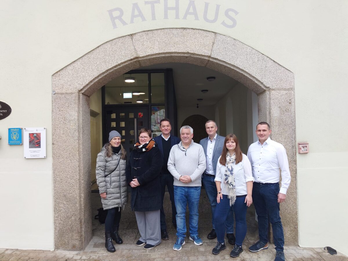 Jetzt unterschreiben: Bürgerdialog tritt in Neustadt zur Kommunalwahl 2026 an