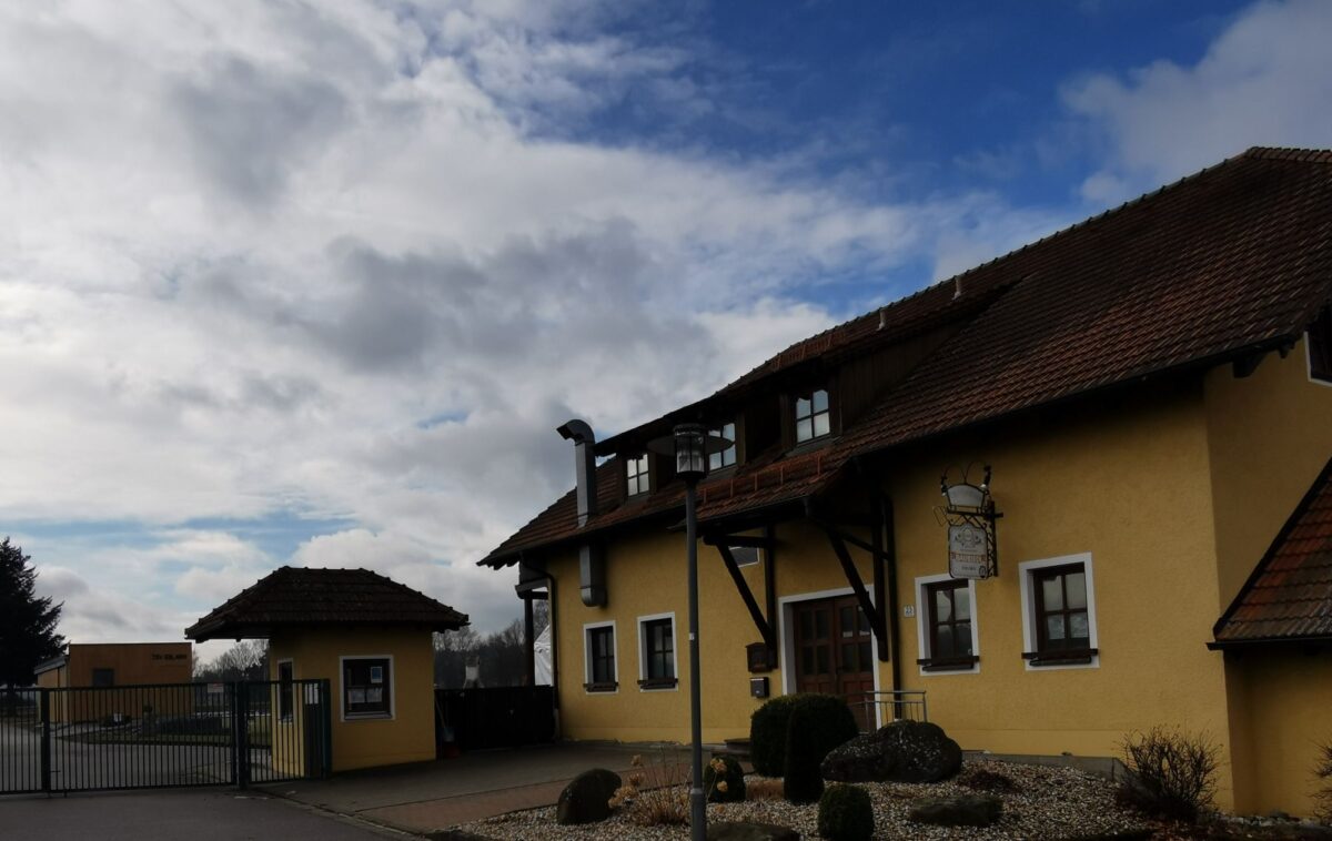 Defibrillator-Training im Sportheim Eslarn